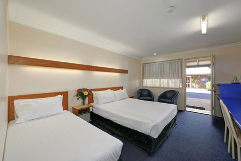 Smart Motels Bert Hinkler - Holiday Cairns 18