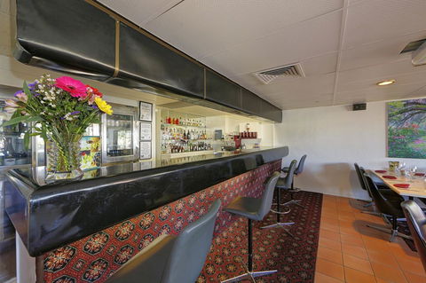 Smart Motels Bert Hinkler - Holiday Cairns 6
