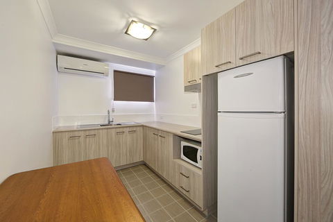 Smart Motels Bert Hinkler - Holiday Cairns 28