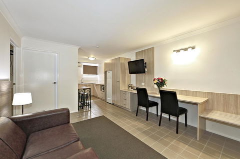 Smart Motels Bert Hinkler - Holiday Cairns 31