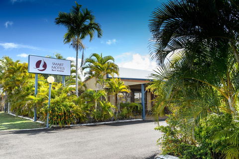 Smart Motels Bert Hinkler - Holiday Cairns 1
