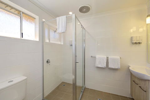 Smart Motels Bert Hinkler - Holiday Cairns 19