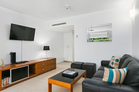 Palm Cove Beach Apartment - Holiday Cairns 18