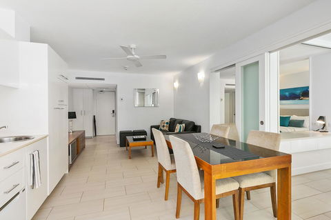 Palm Cove Beach Apartment - Holiday Cairns 8