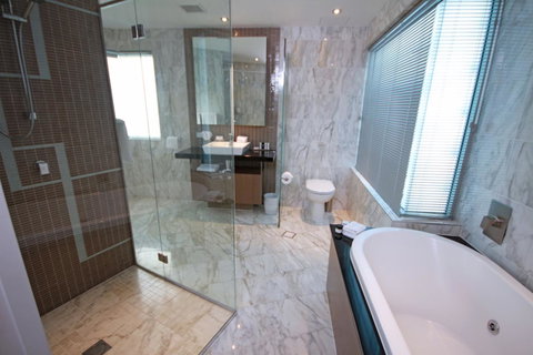 Oceans Mooloolaba - Holiday Cairns 32