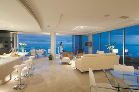 Oceans Mooloolaba - Holiday Cairns 0