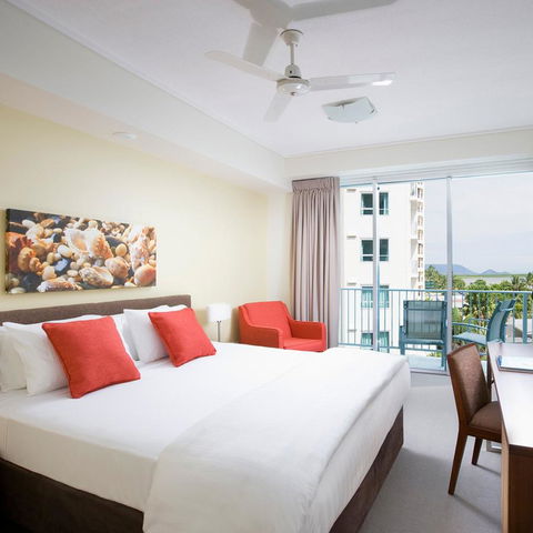 Mantra Trilogy - Holiday Cairns 4