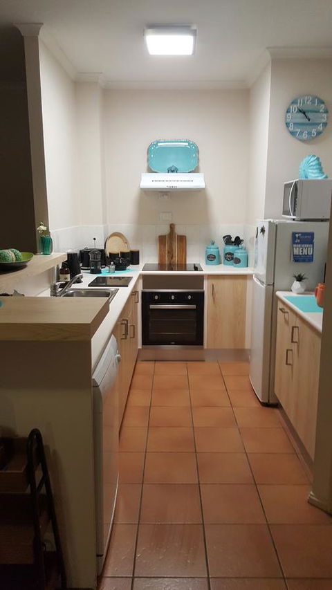 Jackies Holiday Apartment - Holiday Cairns 8
