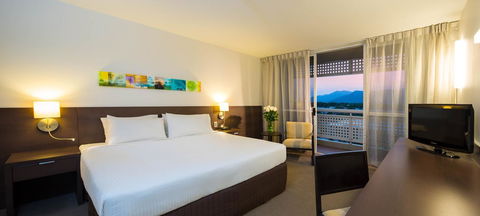Cairns Harbourside Hotel - Holiday Cairns 3