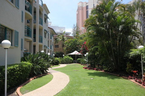 Aruba Beach Resort - Holiday Cairns 9