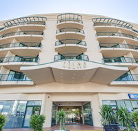Central Cosmo Apartment Hotel - Holiday Cairns