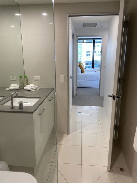 Circle On Cavill 2, 3, 4 & 5 Bedroom SkyHomes & SUB PENTHOUSES By Gold Coast Holidays - Holiday Cairns 2