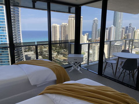 Circle On Cavill 2, 3, 4 & 5 Bedroom SkyHomes & SUB PENTHOUSES By Gold Coast Holidays - Holiday Cairns 16