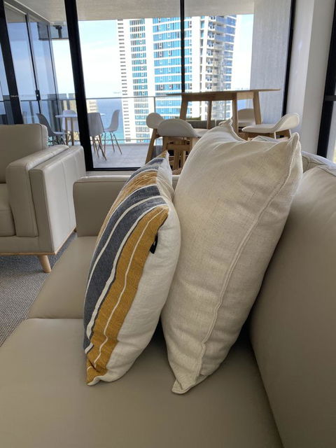 Circle On Cavill 2, 3, 4 & 5 Bedroom SkyHomes & SUB PENTHOUSES By Gold Coast Holidays - Holiday Cairns 1