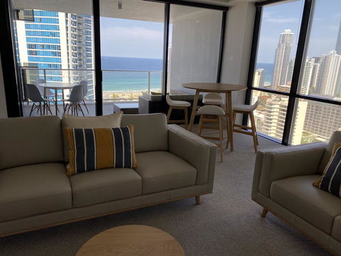 Circle On Cavill 2, 3, 4 & 5 Bedroom SkyHomes & SUB PENTHOUSES By Gold Coast Holidays - Holiday Cairns 8