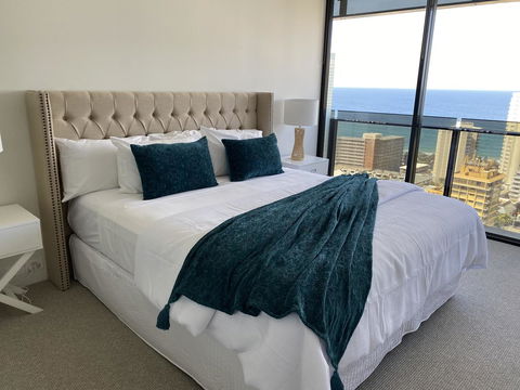 Circle On Cavill 2, 3, 4 & 5 Bedroom SkyHomes & SUB PENTHOUSES By Gold Coast Holidays - Holiday Cairns 15