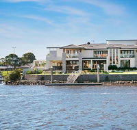 Riverfront Dream - Holiday Cairns