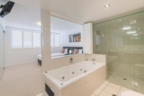 Echelon Apartments Yeppoon - Holiday Cairns 10