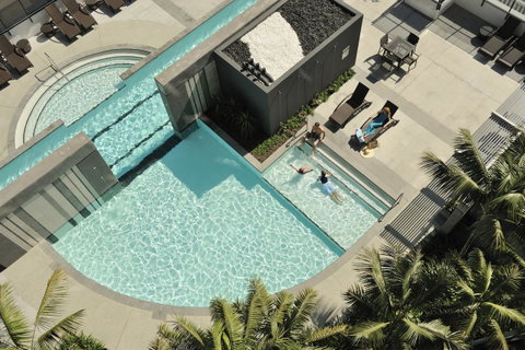 Peppers Broadbeach - Holiday Cairns 0