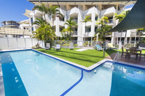 Beach Club Resort Mooloolaba - Holiday Cairns 5