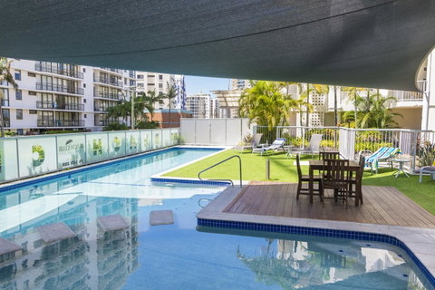 Beach Club Resort Mooloolaba - Holiday Cairns 31
