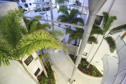 Beach Club Resort Mooloolaba - Holiday Cairns 29