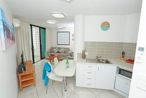 Beach Club Resort Mooloolaba - Holiday Cairns 19