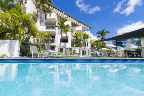 Beach Club Resort Mooloolaba - Holiday Cairns 0