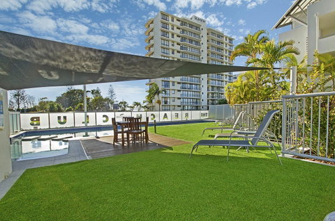 Beach Club Resort Mooloolaba - Holiday Cairns 11