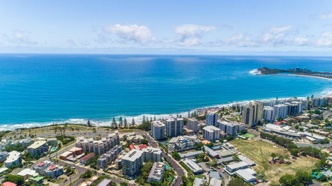 Beach Club Resort Mooloolaba - Holiday Cairns 14