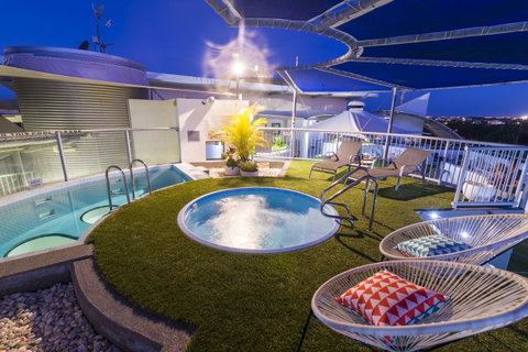 Beach Club Resort Mooloolaba - Holiday Cairns 9