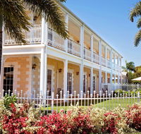White Lace Motor Inn - Holiday Cairns