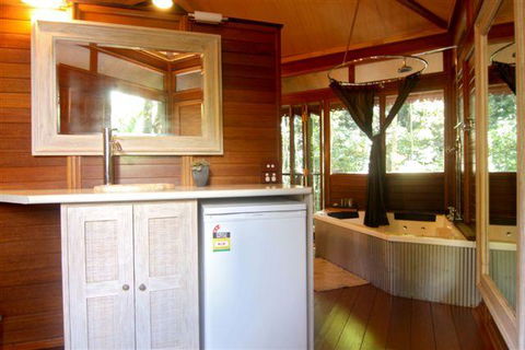 Cairns Rainforest Retreat - Holiday Cairns 4