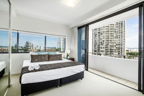 Ultra Broadbeach - Holiday Cairns 7