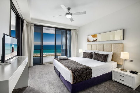 Ultra Broadbeach - Holiday Cairns 33