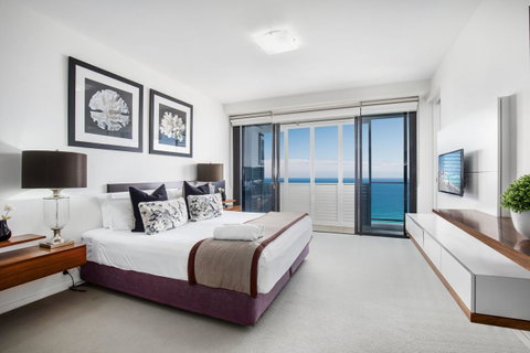 Ultra Broadbeach - Holiday Cairns 18