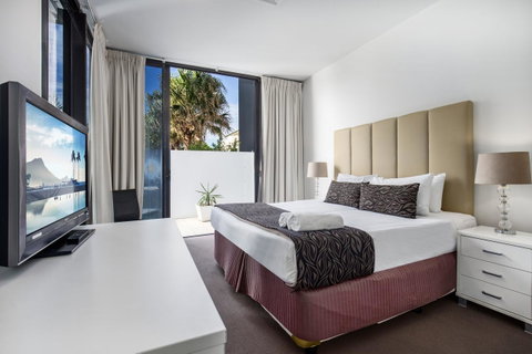 Ultra Broadbeach - Holiday Cairns 22
