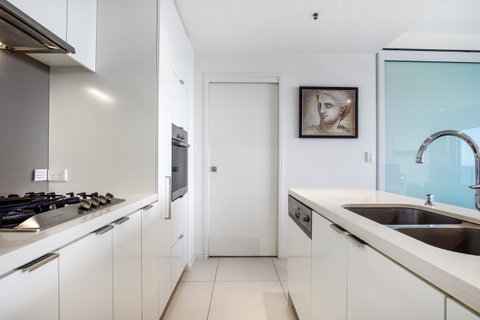 Ultra Broadbeach - Holiday Cairns 43
