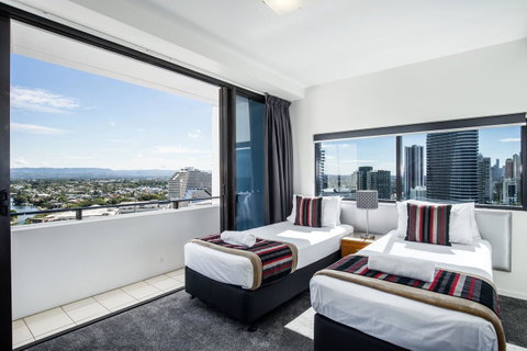 Ultra Broadbeach - Holiday Cairns 27