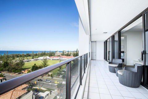 Ultra Broadbeach - Holiday Cairns 41
