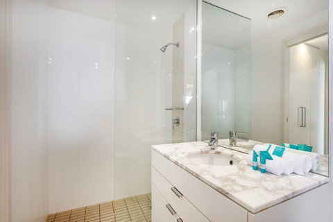 Ultra Broadbeach - Holiday Cairns 28