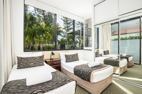 Ultra Broadbeach - Holiday Cairns 21