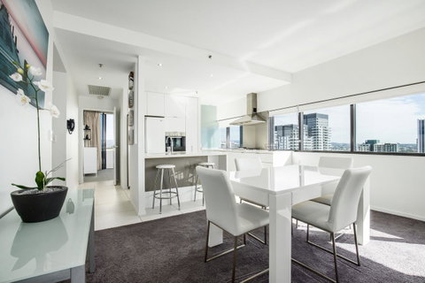 Ultra Broadbeach - Holiday Cairns 30