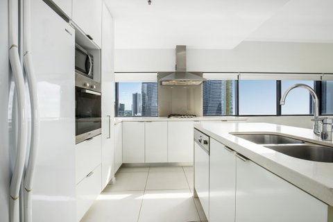 Ultra Broadbeach - Holiday Cairns 31