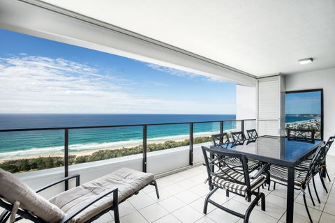 Ultra Broadbeach - Holiday Cairns 15