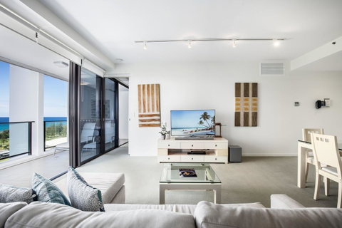 Ultra Broadbeach - Holiday Cairns 36