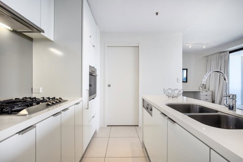 Ultra Broadbeach - Holiday Cairns 35