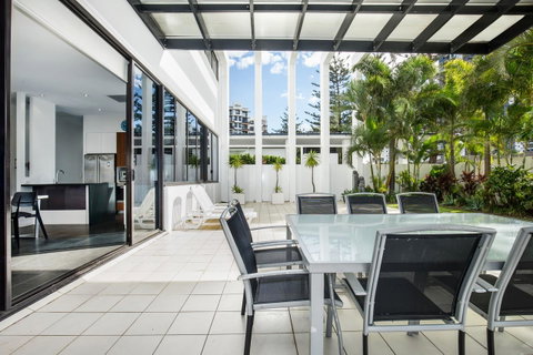 Ultra Broadbeach - Holiday Cairns 26