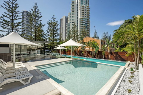 Ultra Broadbeach - Holiday Cairns 2