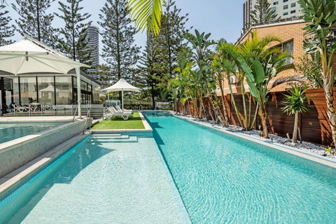 Ultra Broadbeach - Holiday Cairns 3